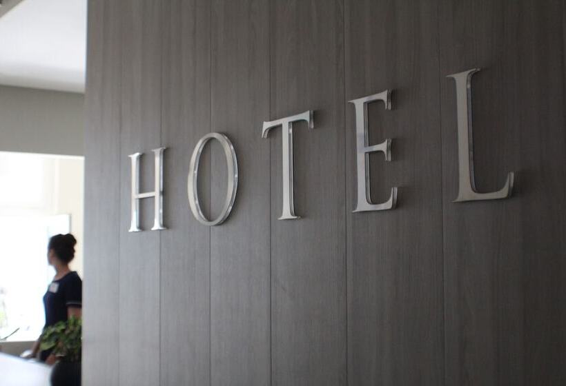 هتل Montebay Perla