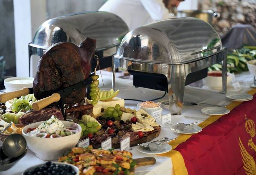 هتل Montebay Perla