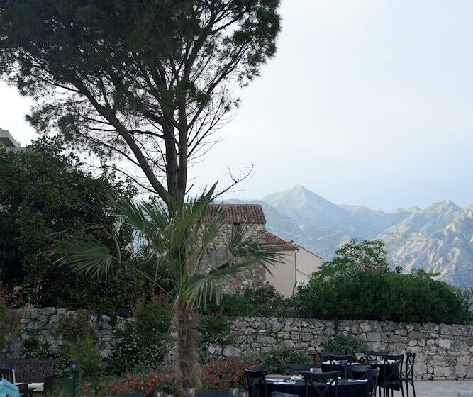 هتل Montebay Perla