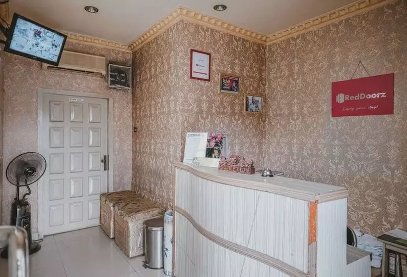 ホテル Reddoorz Plus @ Tanjung Karang Lampung 2