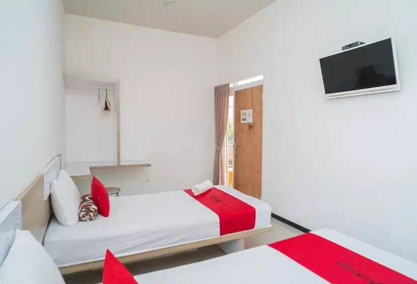 Hotelli Reddoorz Syariah Near Transmart Mx Malang