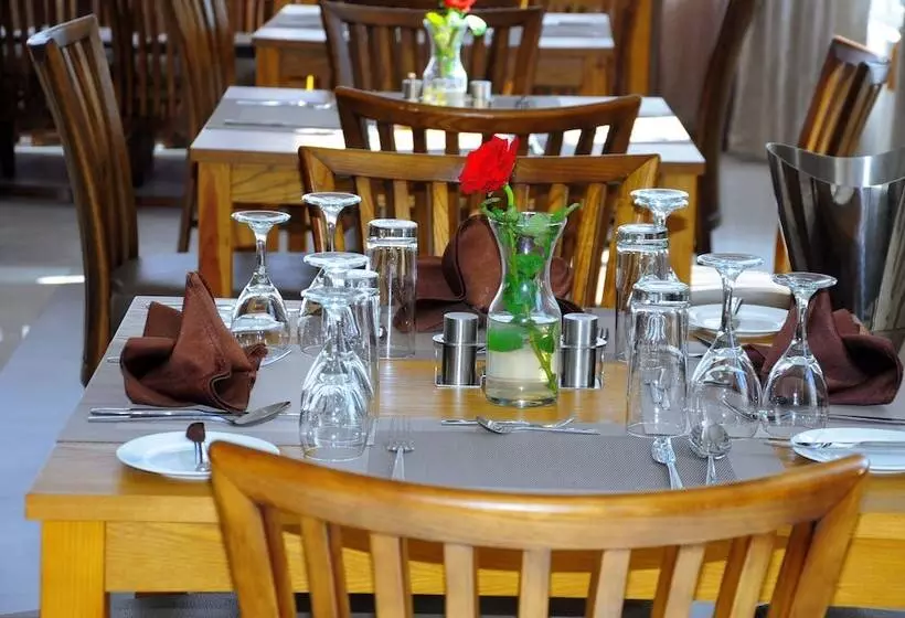 هتل Zobel Resort