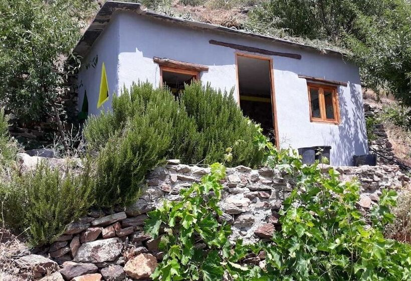 Refugio Arrabales De La Alpujarra Hostel