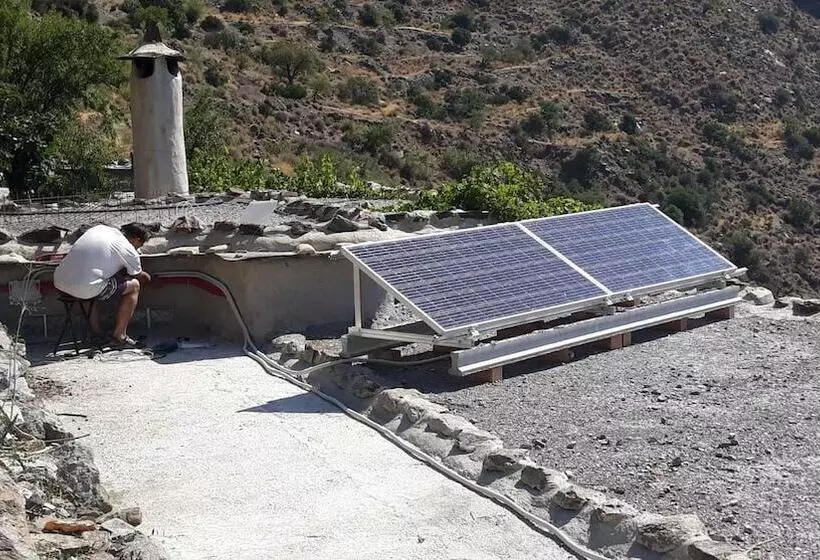 Refugio Arrabales De La Alpujarra   Hostel