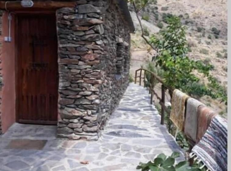 Refugio Arrabales De La Alpujarra Hostel
