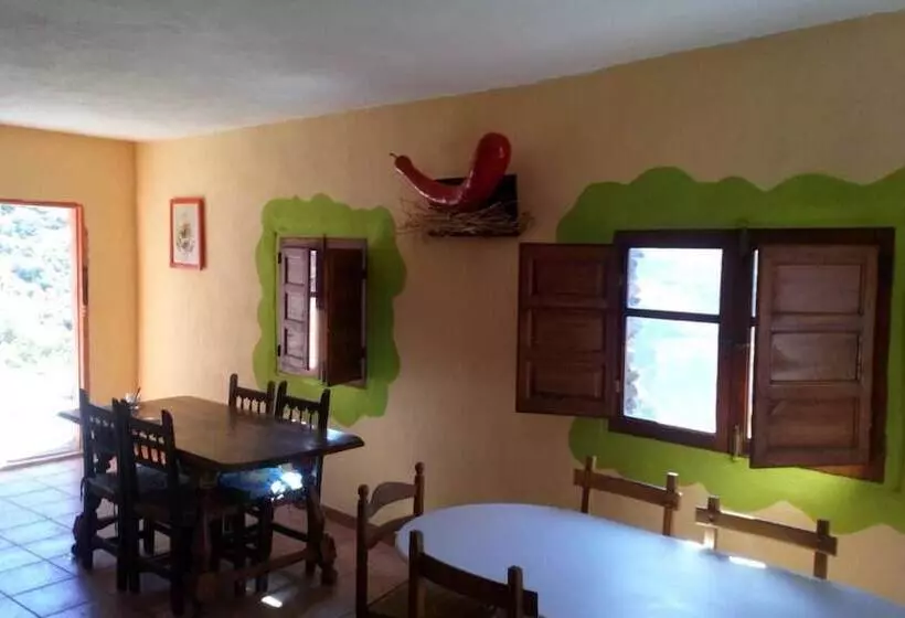 Refugio Arrabales De La Alpujarra   Hostel