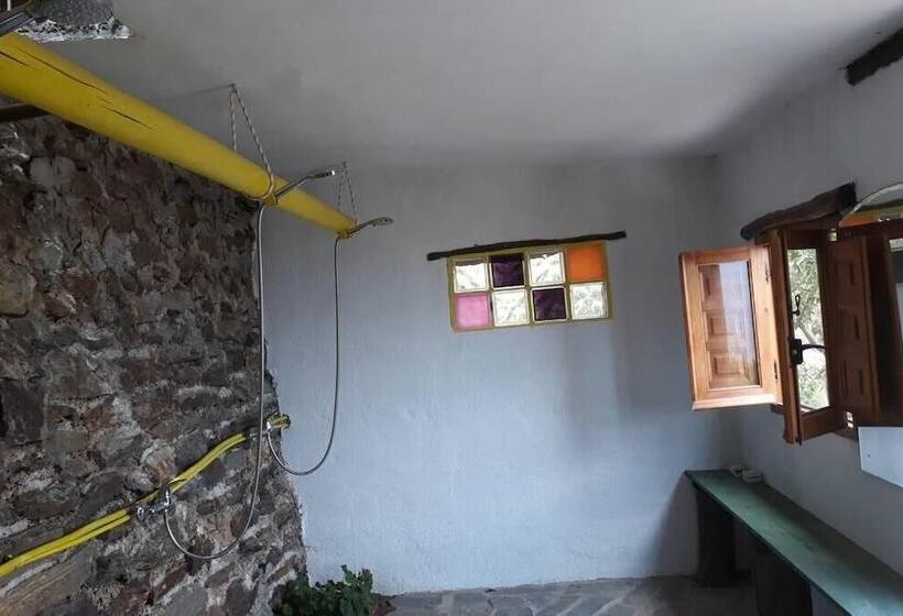 Refugio Arrabales De La Alpujarra Hostel