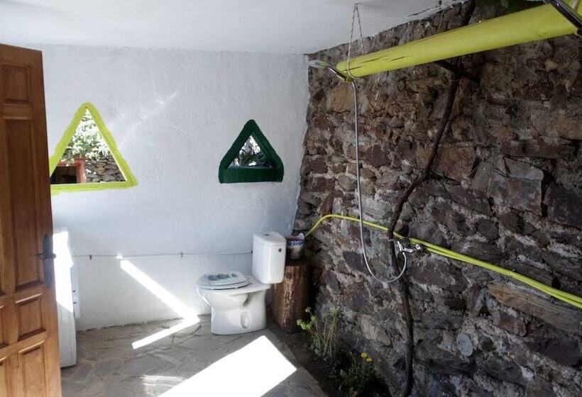 Refugio Arrabales De La Alpujarra Hostel