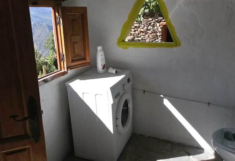 Refugio Arrabales De La Alpujarra Hostel