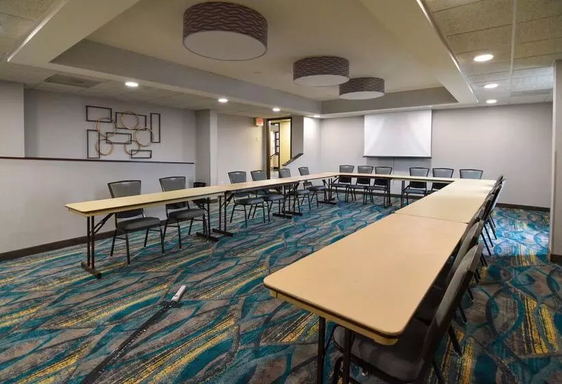 ホテル Best Western Plus Indianapolis North At Pyramids