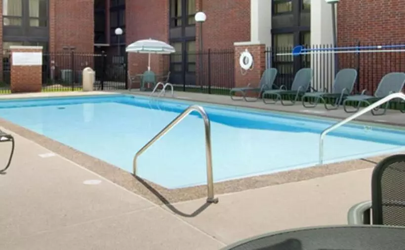 ホテル Best Western Plus Indianapolis North At Pyramids