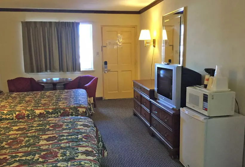 酒店 Econo Lodge Colonial