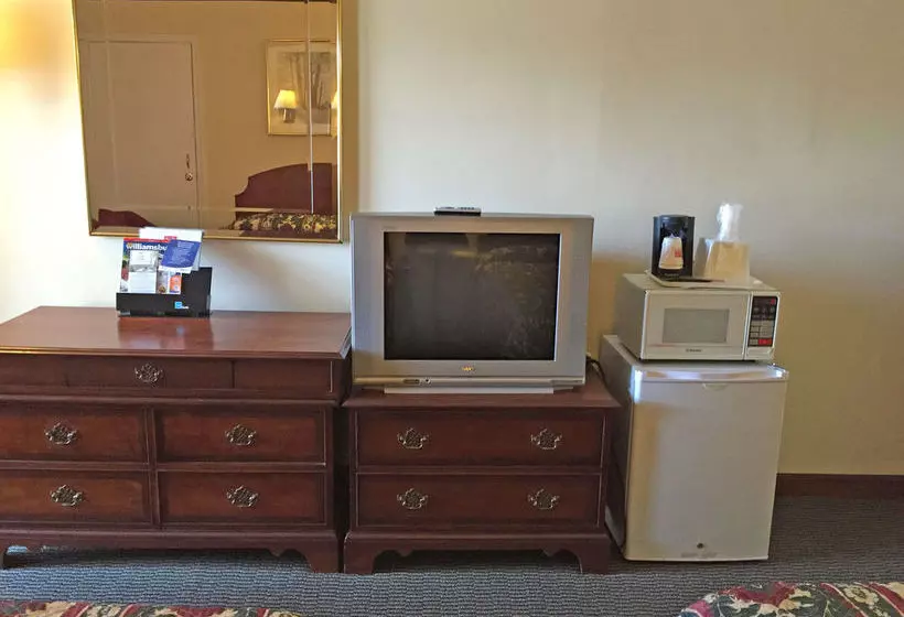 酒店 Econo Lodge Colonial