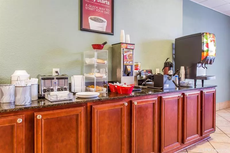 Отель Red Roof Inn Atlanta Airport Ne Conley