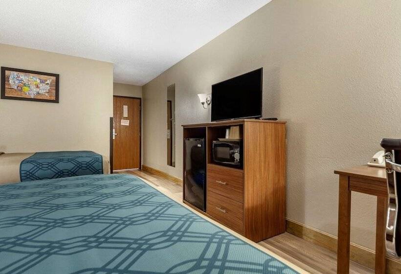 בית מלון כפרי Econo Lodge Hays I 70