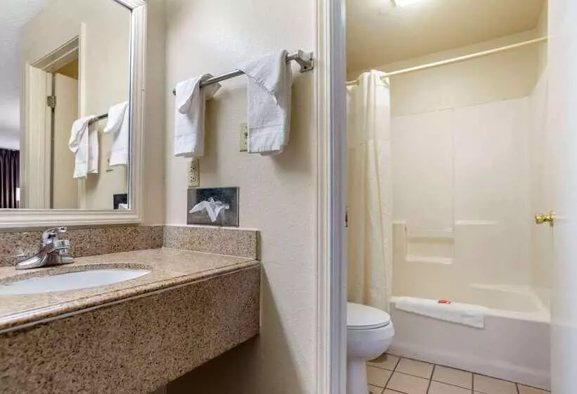 هتل Econo Lodge Pearl