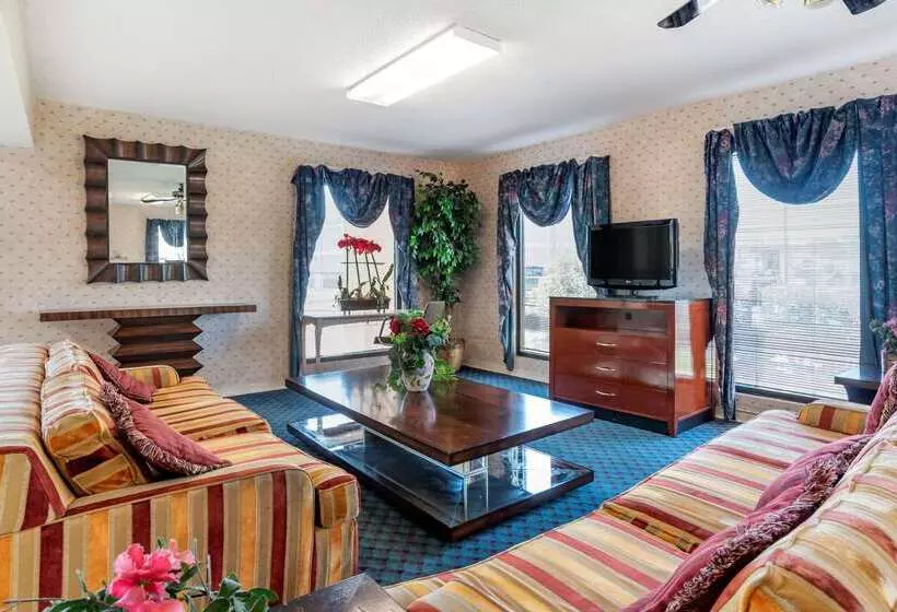 هتل Econo Lodge Pearl