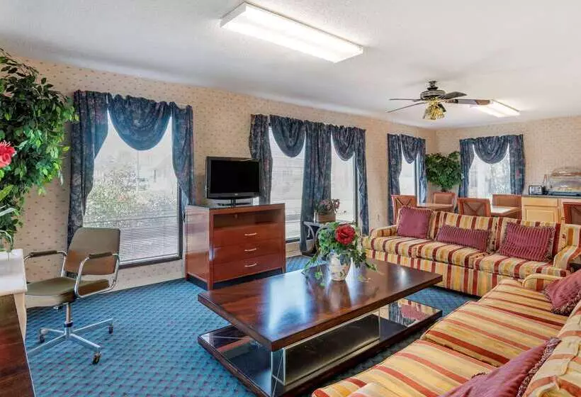 هتل Econo Lodge Pearl