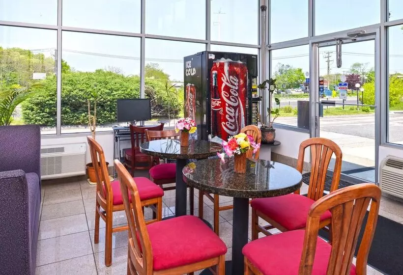 Hotel Americas Best Value Inn Smithtown/Long Island