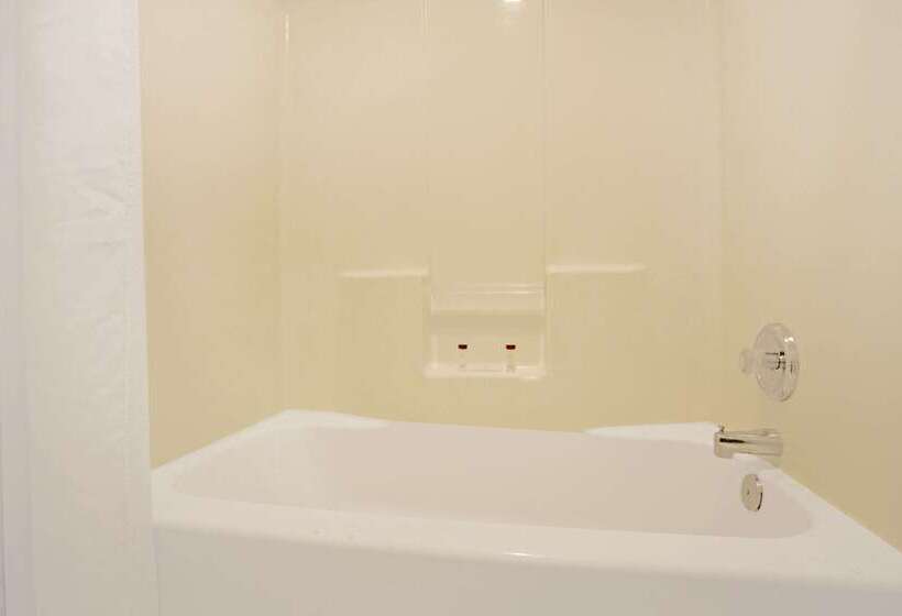 בית מלון כפרי Ramada By Wyndham Draper