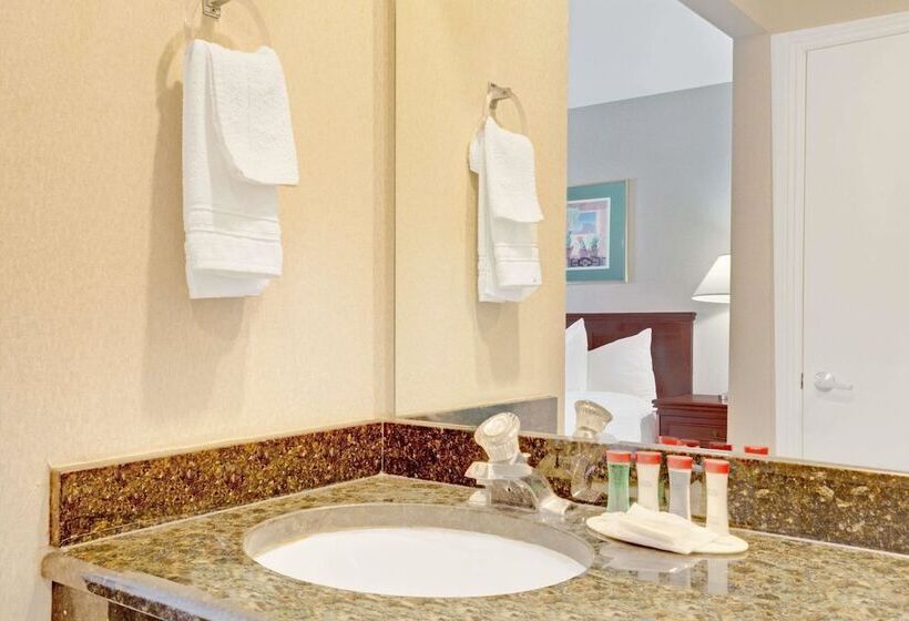 בית מלון כפרי Ramada By Wyndham Draper