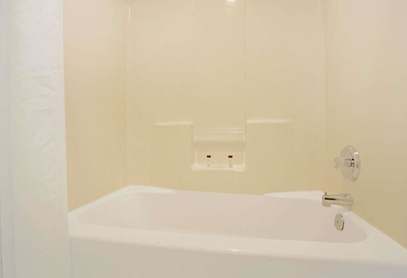 בית מלון כפרי Ramada By Wyndham Draper