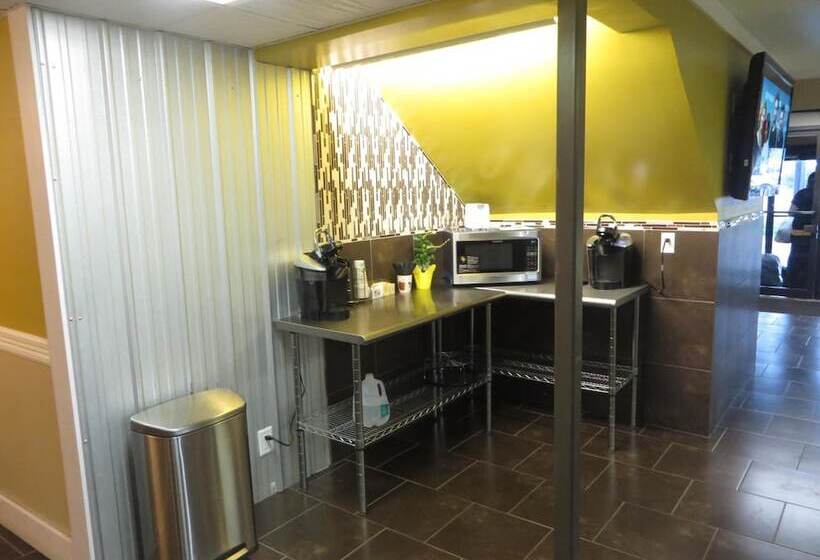 בית מלון כפרי Riverside Suites