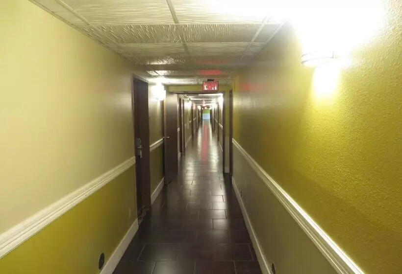 酒店 Riverside Suites