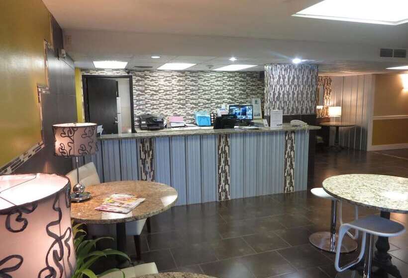 בית מלון כפרי Riverside Suites