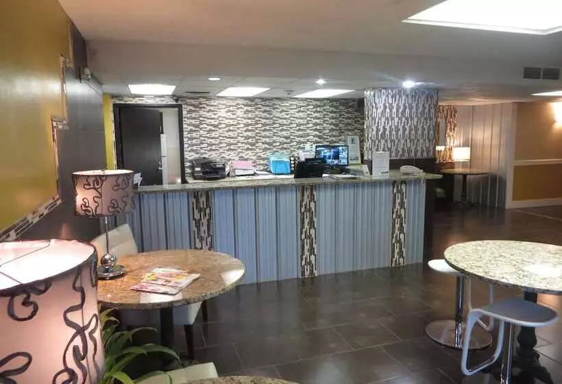 酒店 Riverside Suites