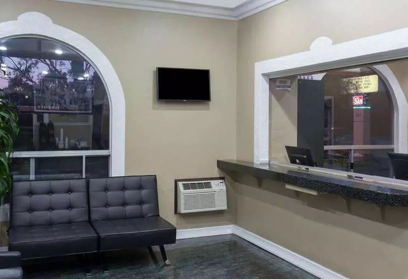 Super 8 By Wyndham San Diego Hotel Circle