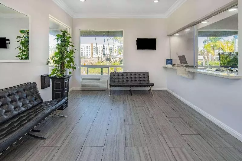 Super 8 By Wyndham San Diego Hotel Circle