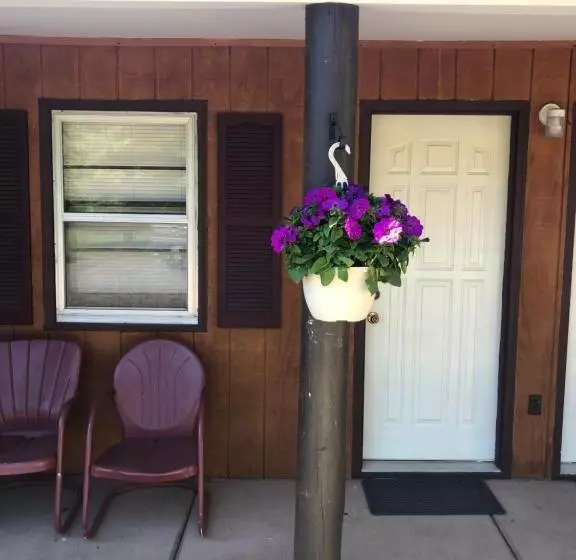 ホテル Spring Creek Inn