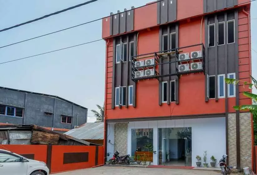Hotelli Reddoorz Near Taman Kota Kendari