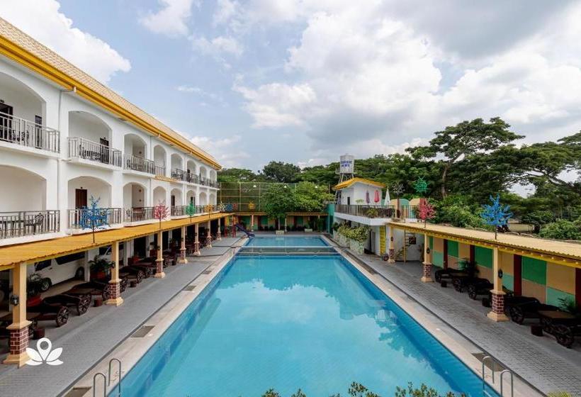 בית מלון כפרי Zen Rooms Rosario Resort Batangas