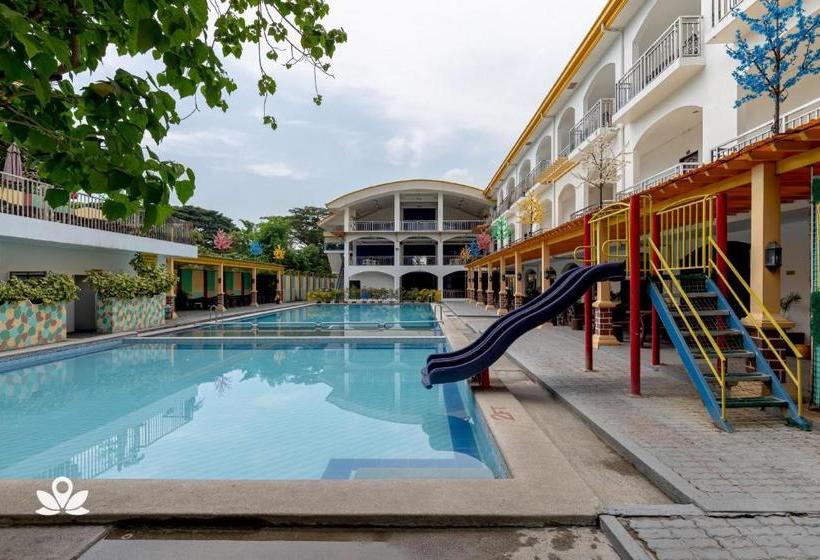 בית מלון כפרי Zen Rooms Rosario Resort Batangas