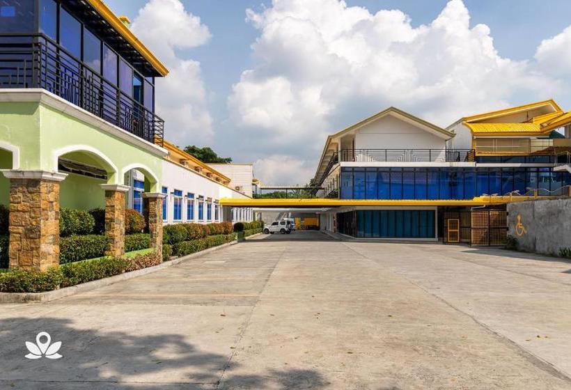 בית מלון כפרי Zen Rooms Rosario Resort Batangas