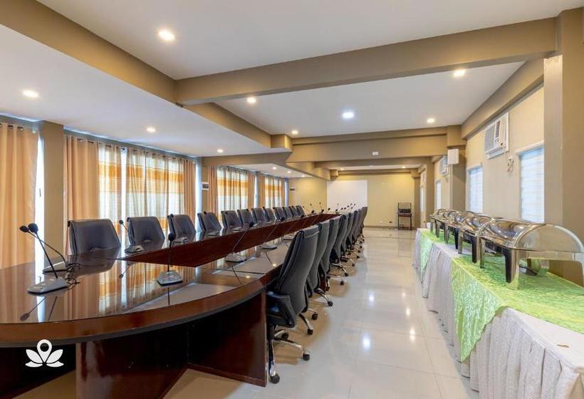 בית מלון כפרי Zen Rooms Rosario Resort Batangas