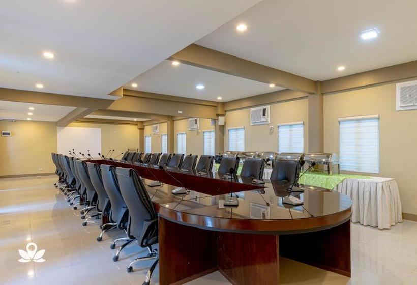 בית מלון כפרי Zen Rooms Rosario Resort Batangas