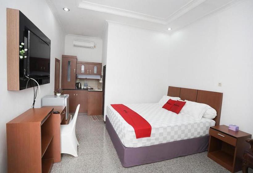 פנסיון Reddoorz Syariah Near Bundaran Joeang