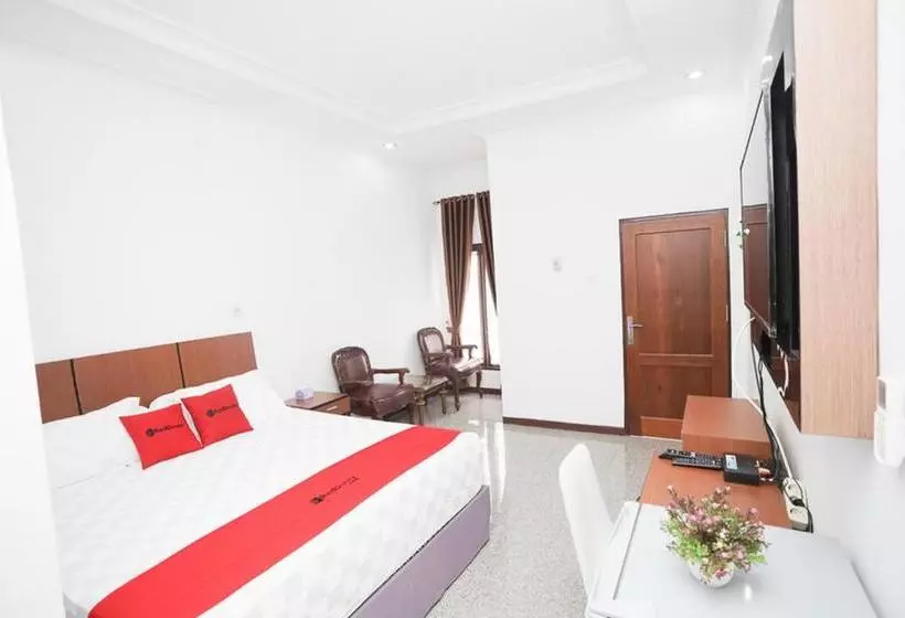 ペンション Reddoorz Syariah Near Bundaran Joeang