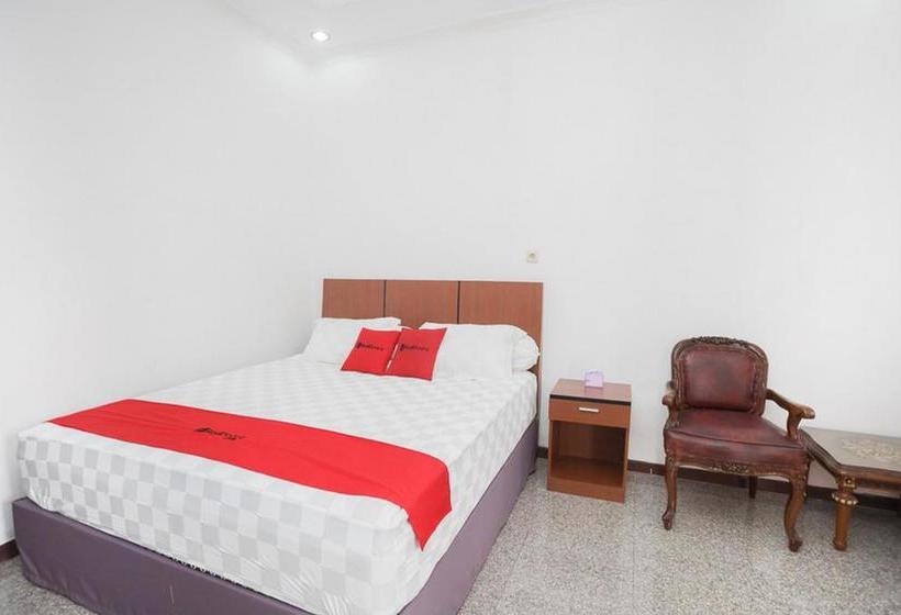 פנסיון Reddoorz Syariah Near Bundaran Joeang