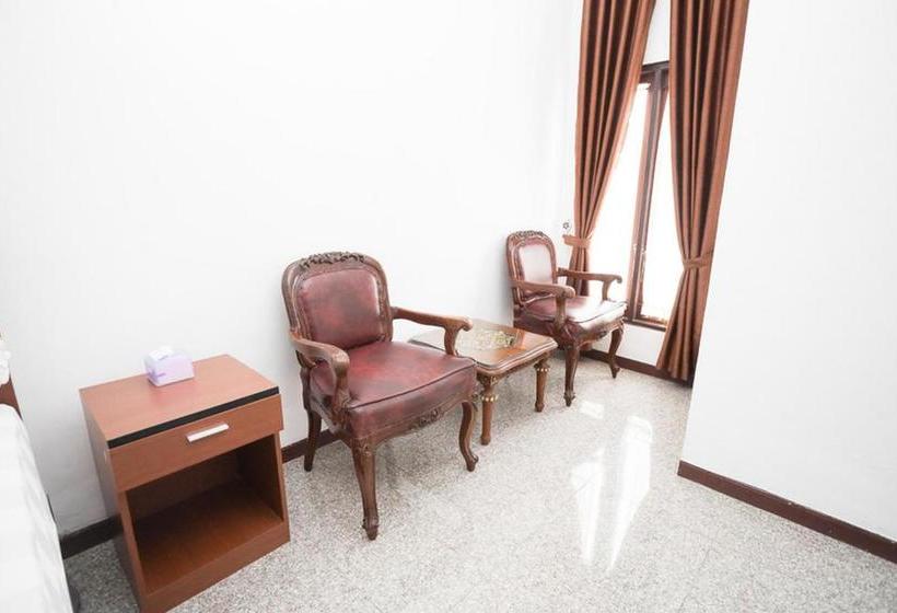 פנסיון Reddoorz Syariah Near Bundaran Joeang