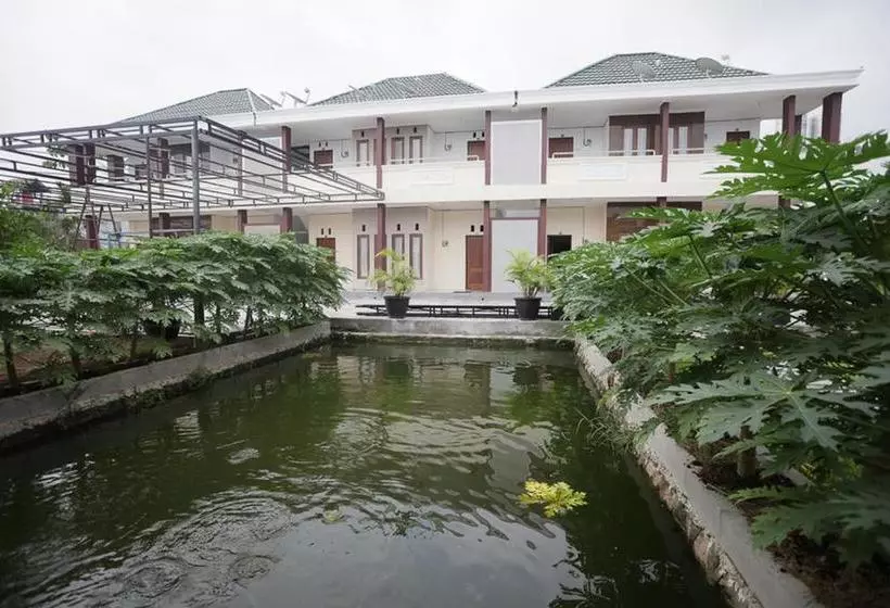 ペンション Reddoorz Syariah Near Bundaran Joeang
