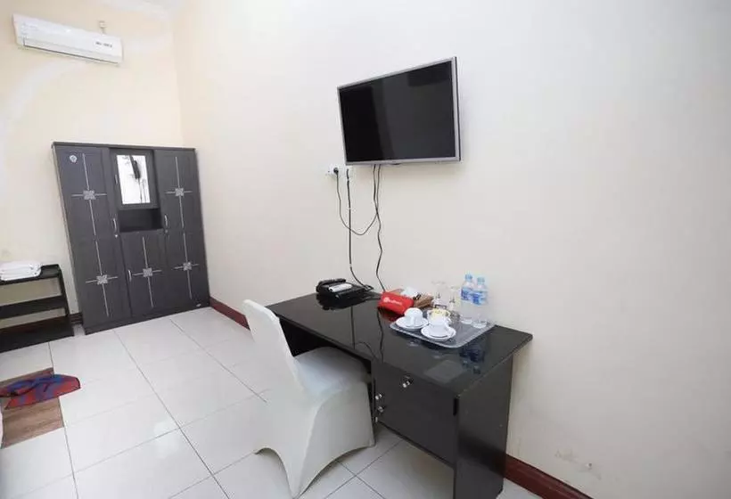 ペンション Reddoorz Syariah Near Bundaran Joeang