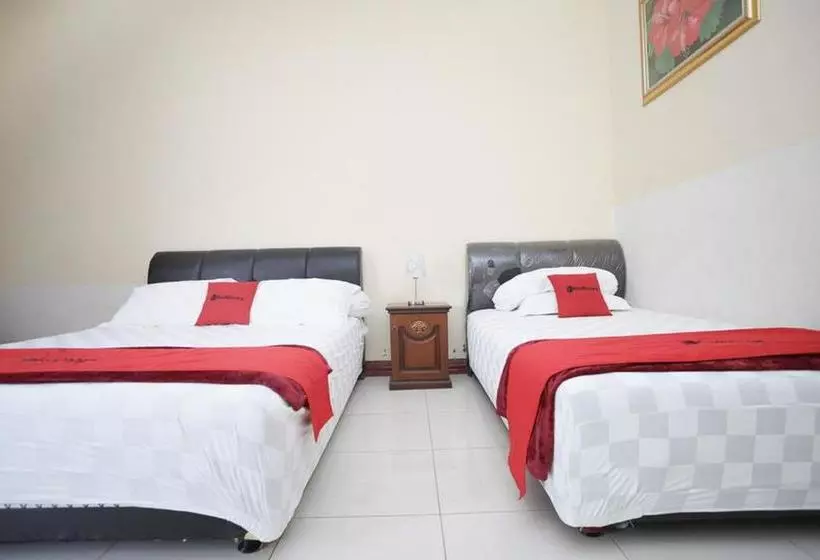 ペンション Reddoorz Syariah Near Bundaran Joeang