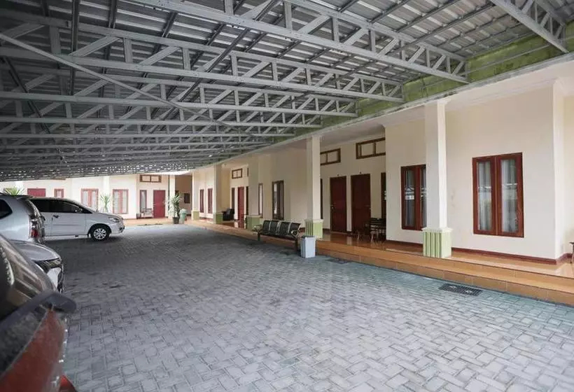 ペンション Reddoorz Syariah Near Bundaran Joeang