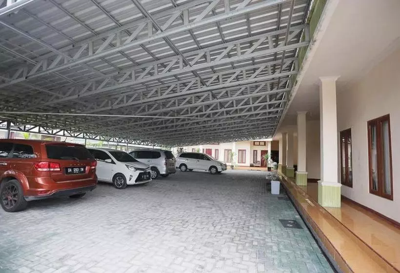 ペンション Reddoorz Syariah Near Bundaran Joeang