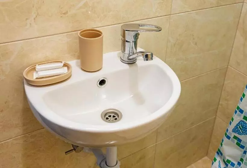 ユースホステル Villa Zhanna