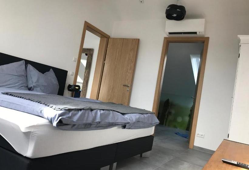 مبيت وإفطار Nussböckgut